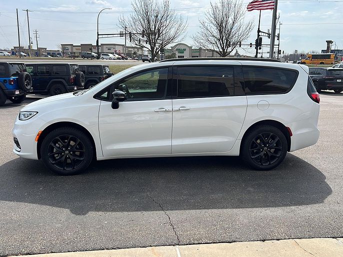 2026 Chrysler Pacifica