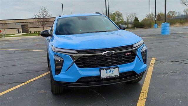 2024 Chevrolet Trax RS image 2