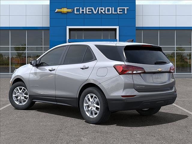2024 Chevrolet Equinox LS image 2