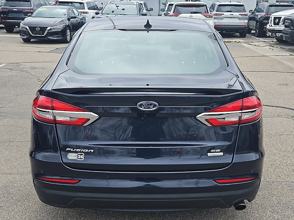 2020 Ford Fusion SE image 5