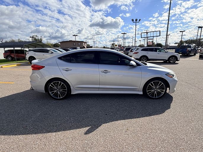 2018 Hyundai Elantra