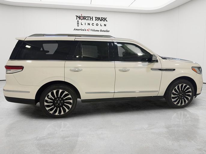 2023 Lincoln Navigator
