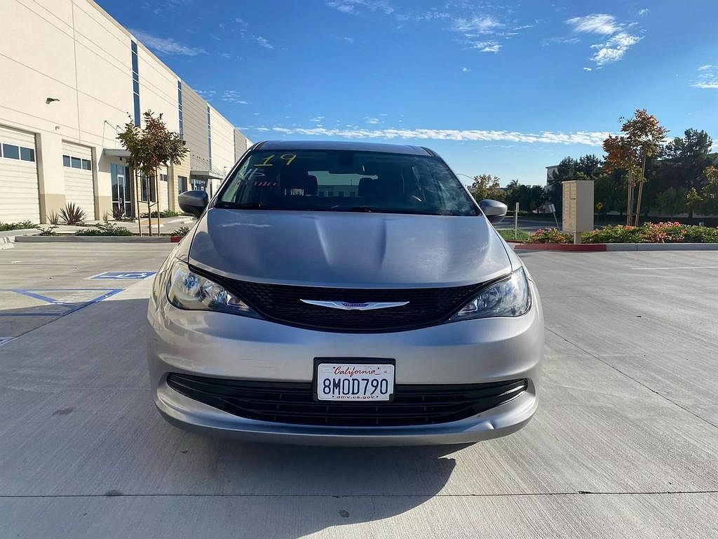 2019 Chrysler Pacifica L image 7