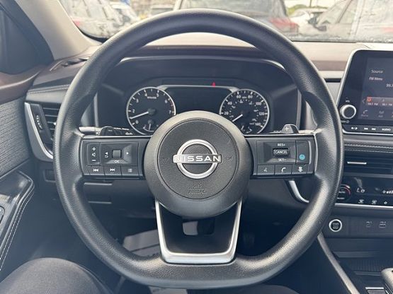 2023 Nissan Rogue SV photo 11