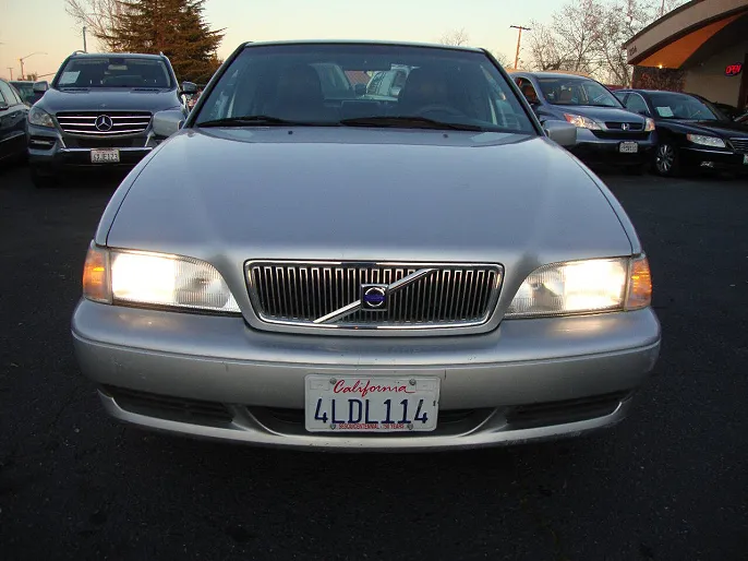 2000 Volvo S70