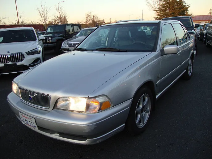 2000 Volvo S70