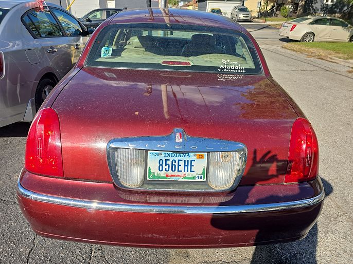 2000 Lincoln Town Car