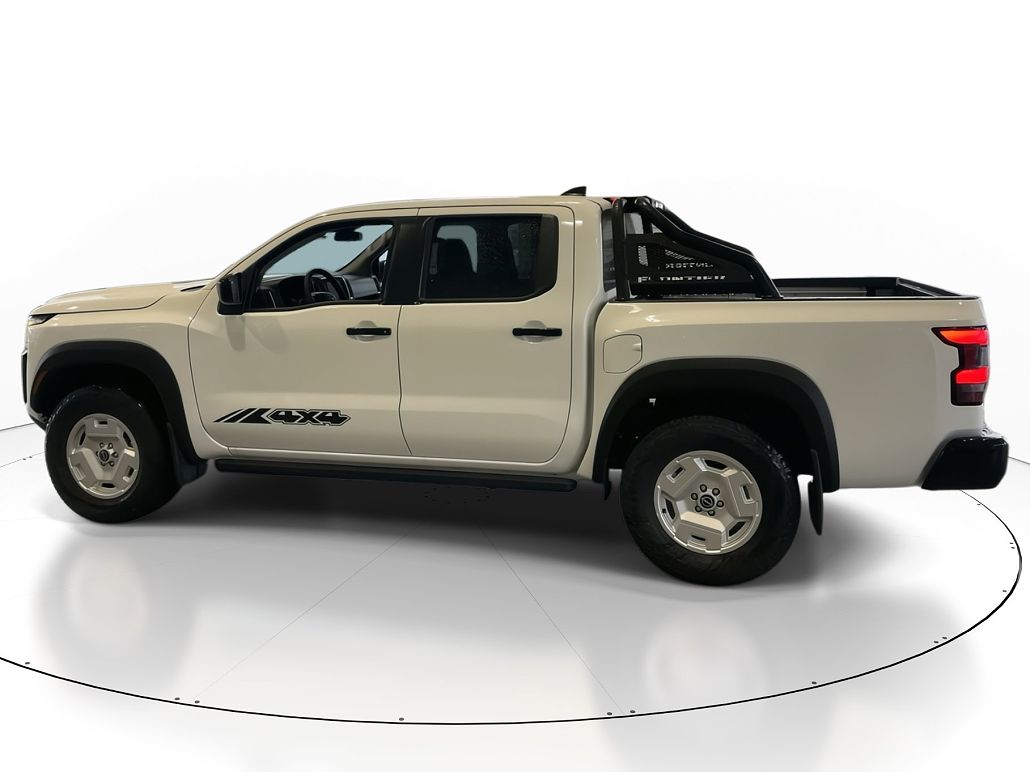 2024 Nissan Frontier SV image 3