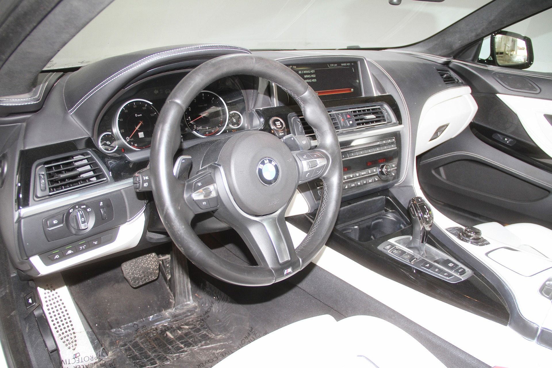 2014 BMW 6 Series 650i xDrive image 22