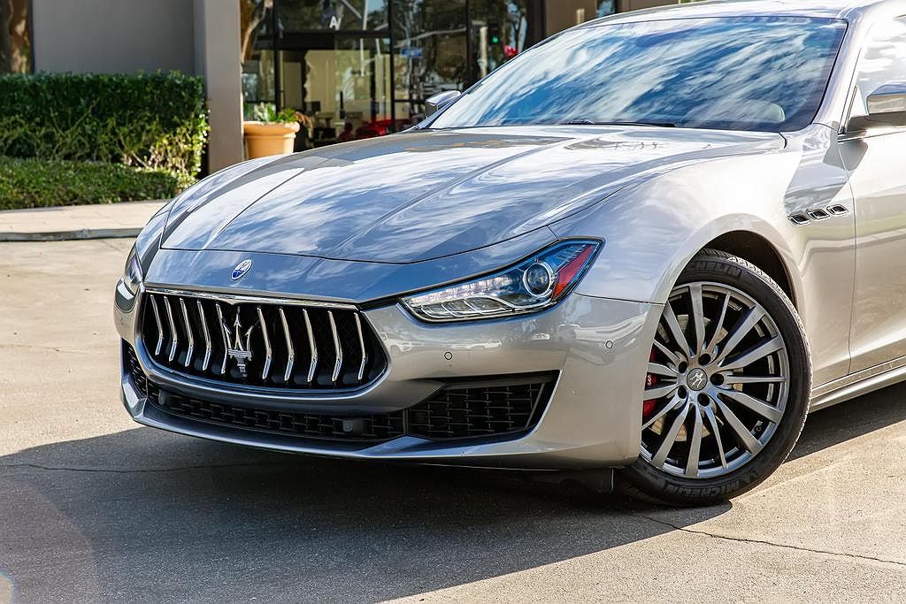 2019 Maserati Ghibli Base image 25