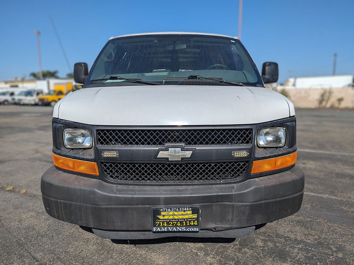 2010 Chevrolet Express 1500 image 1