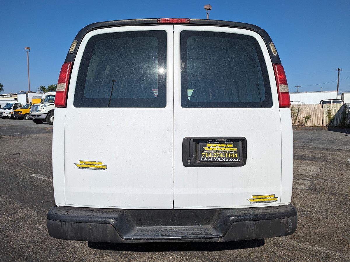 2010 Chevrolet Express 1500 image 5