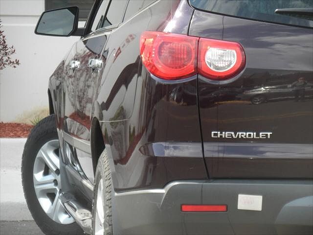 2009 Chevrolet Traverse LS image 0