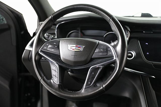 2020 Cadillac XT5 Premium Luxury image 2