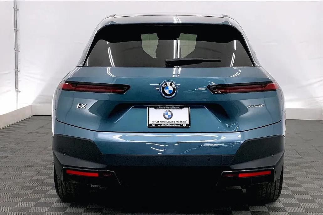 2023 BMW iX xDrive50 image 4