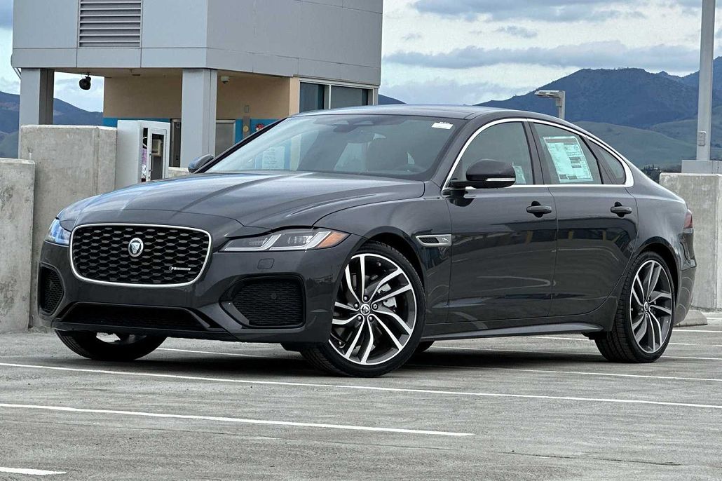 2024 Jaguar XF R-Dynamic SE image 0