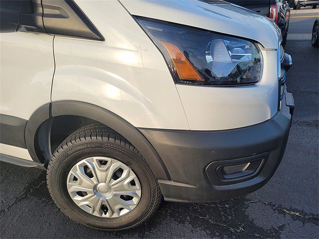 2022 Ford E-Transit null image 2