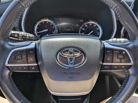 2022 Toyota Highlander XSE photo 11