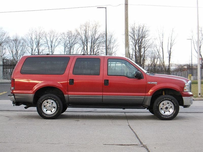 2005 Ford Excursion XLT image 9