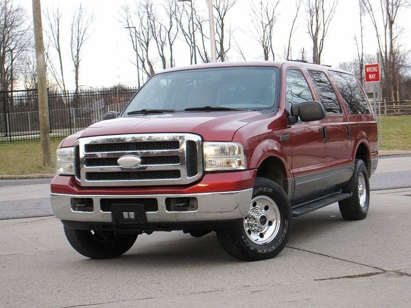 2005 Ford Excursion XLT image 2
