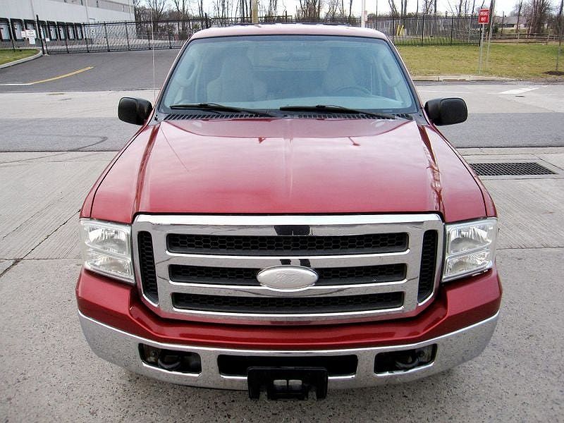 2005 Ford Excursion XLT image 4