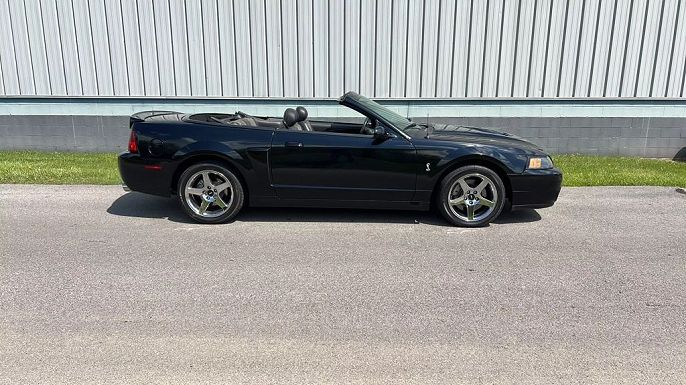 2004 Ford Mustang