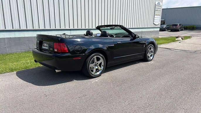 2004 Ford Mustang