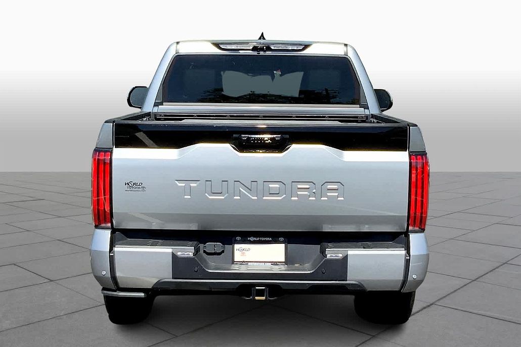 2023 Toyota Tundra Platinum image 3