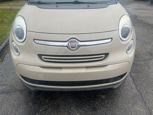 2015 Fiat 500L Lounge image 1