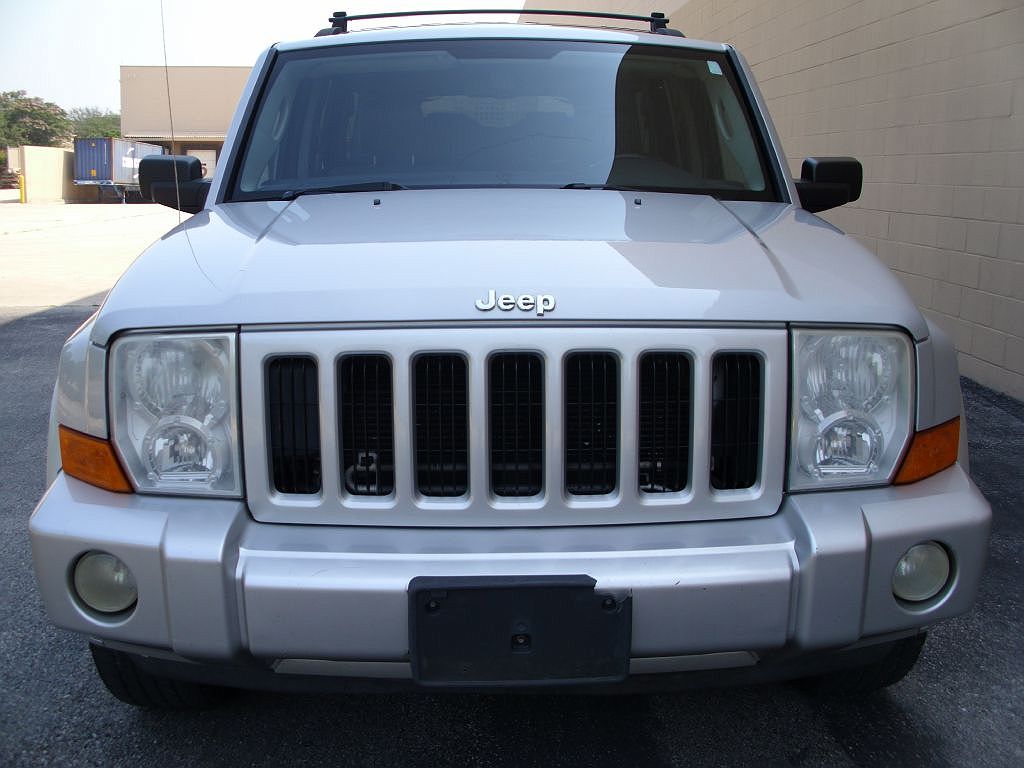 2006 Jeep Commander null image 2