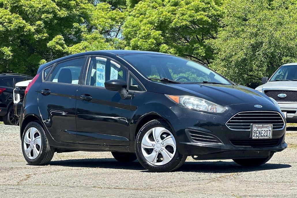 2016 Ford Fiesta S image 1
