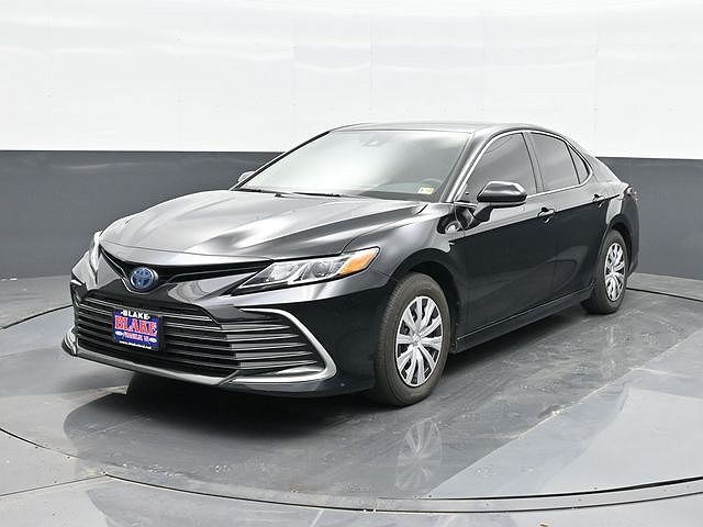 2022 Toyota Camry LE image 3