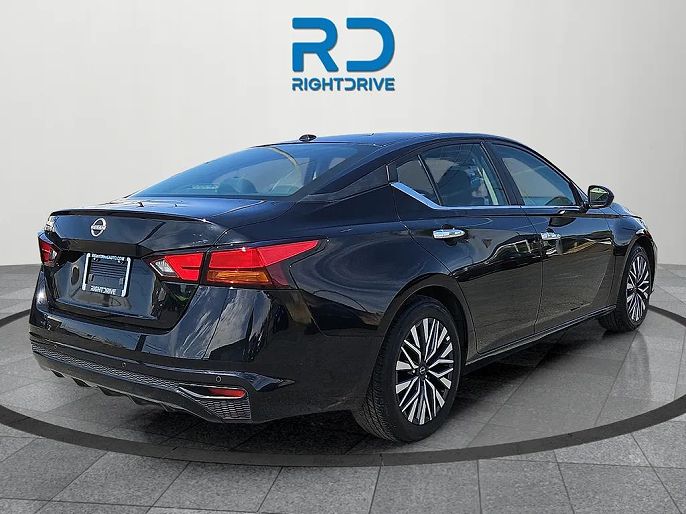 2025 Nissan Altima