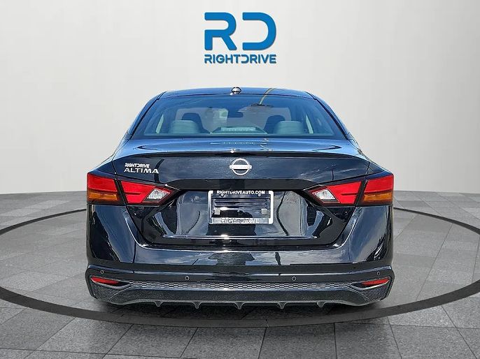 2025 Nissan Altima
