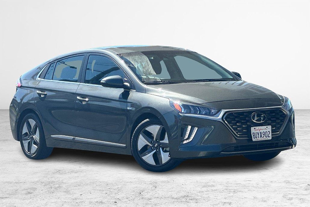 2020 Hyundai Ioniq SEL image 1