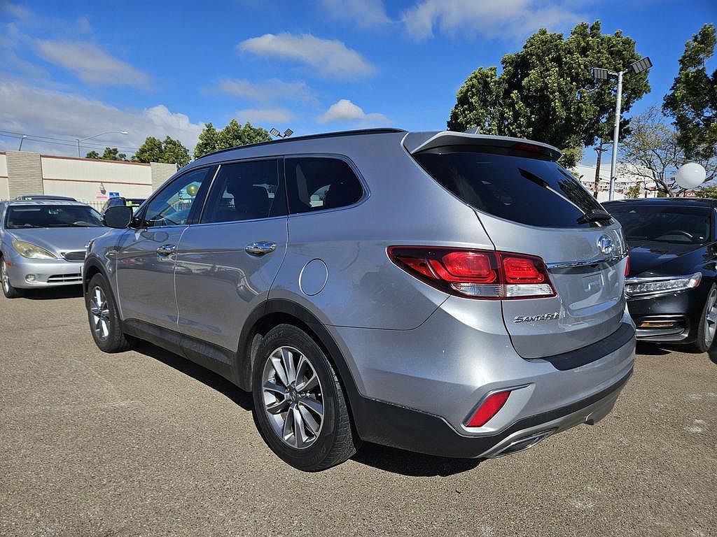 2017 Hyundai Santa Fe Limited Edition image 3