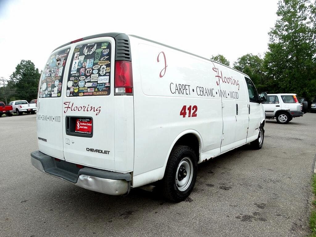 2002 Chevrolet Express 2500 image 5