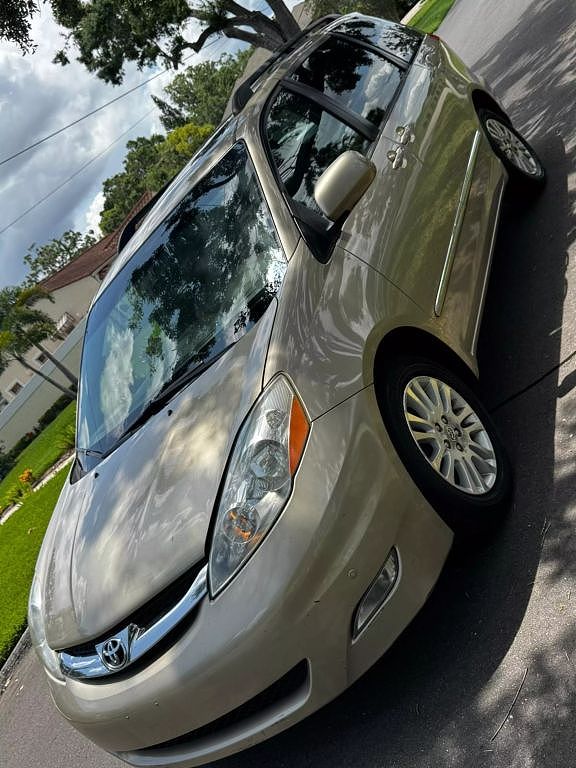 2010 Toyota Sienna
