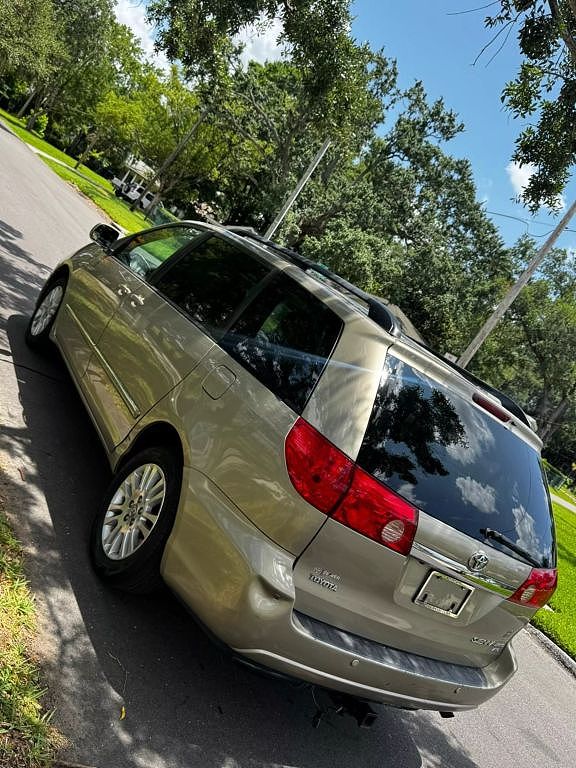 2010 Toyota Sienna