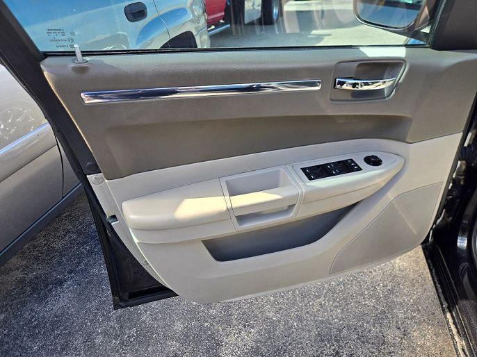2008 Chrysler 300