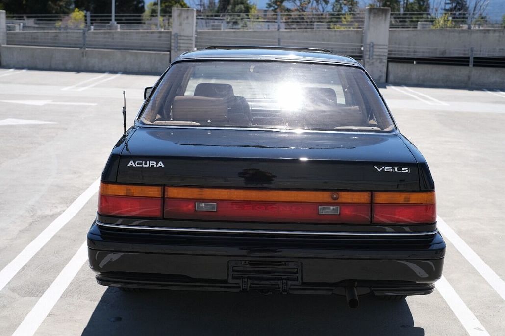1989 Acura Legend LS image 4