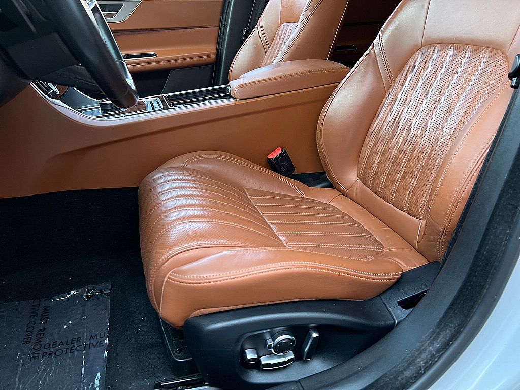 2018 Jaguar XF Portfolio image 12
