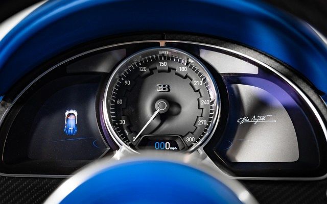 2018 Bugatti Chiron null image 28
