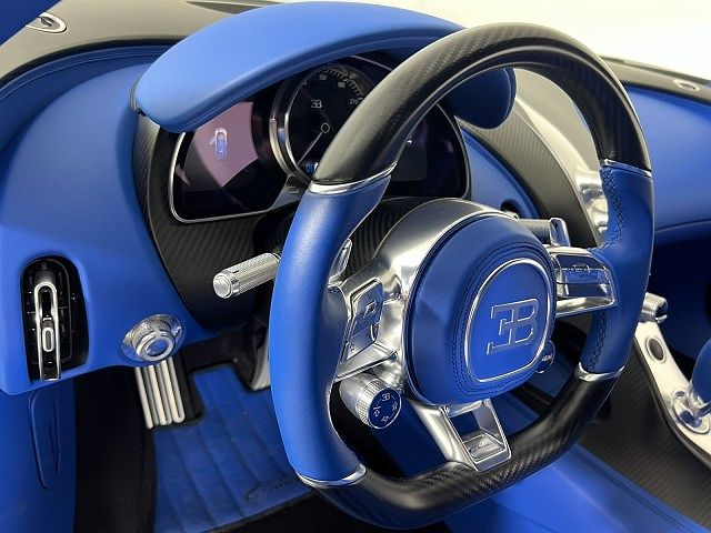 2018 Bugatti Chiron null image 31