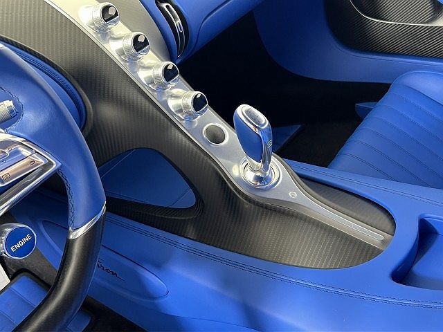 2018 Bugatti Chiron null image 33
