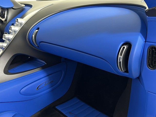 2018 Bugatti Chiron null image 50