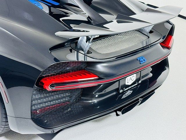 2018 Bugatti Chiron null image 82