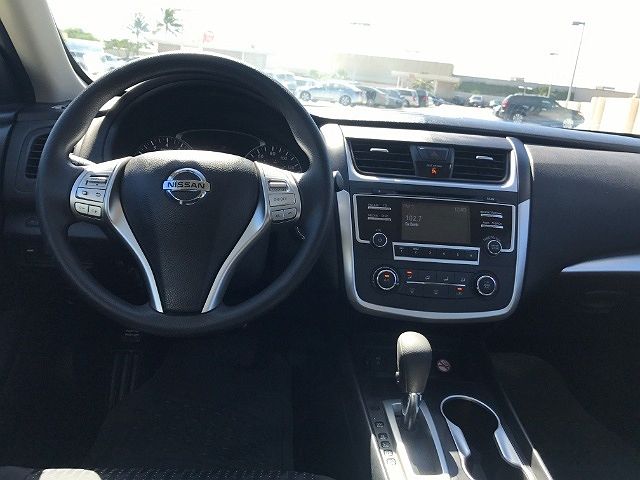 2016 Nissan Altima S image 10