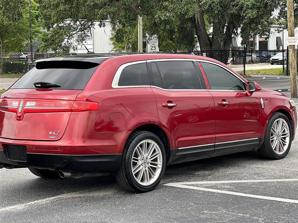 2014 Lincoln MKT null image 4