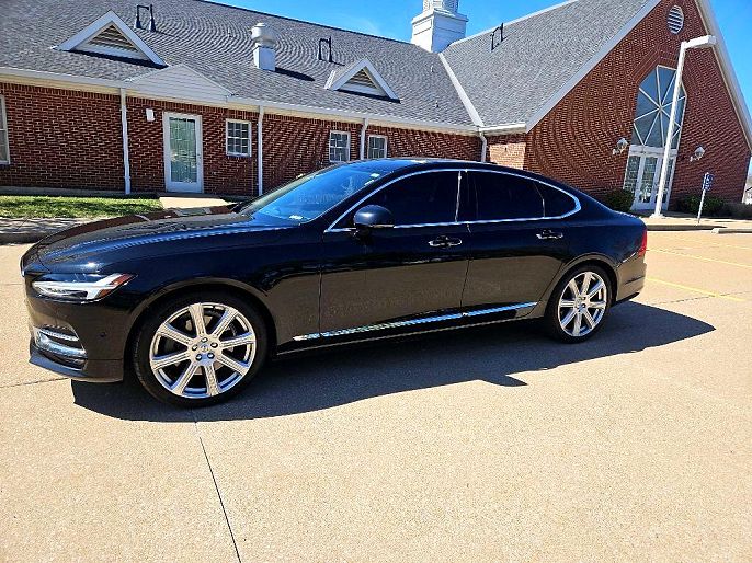 2017 Volvo S90